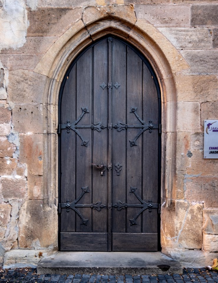 Tür an der Südseite der Jakobuskirche 2019 in Tübingen 2019