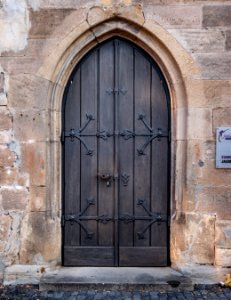 Tür an der Südseite der Jakobuskirche 2019 in Tübingen 2019