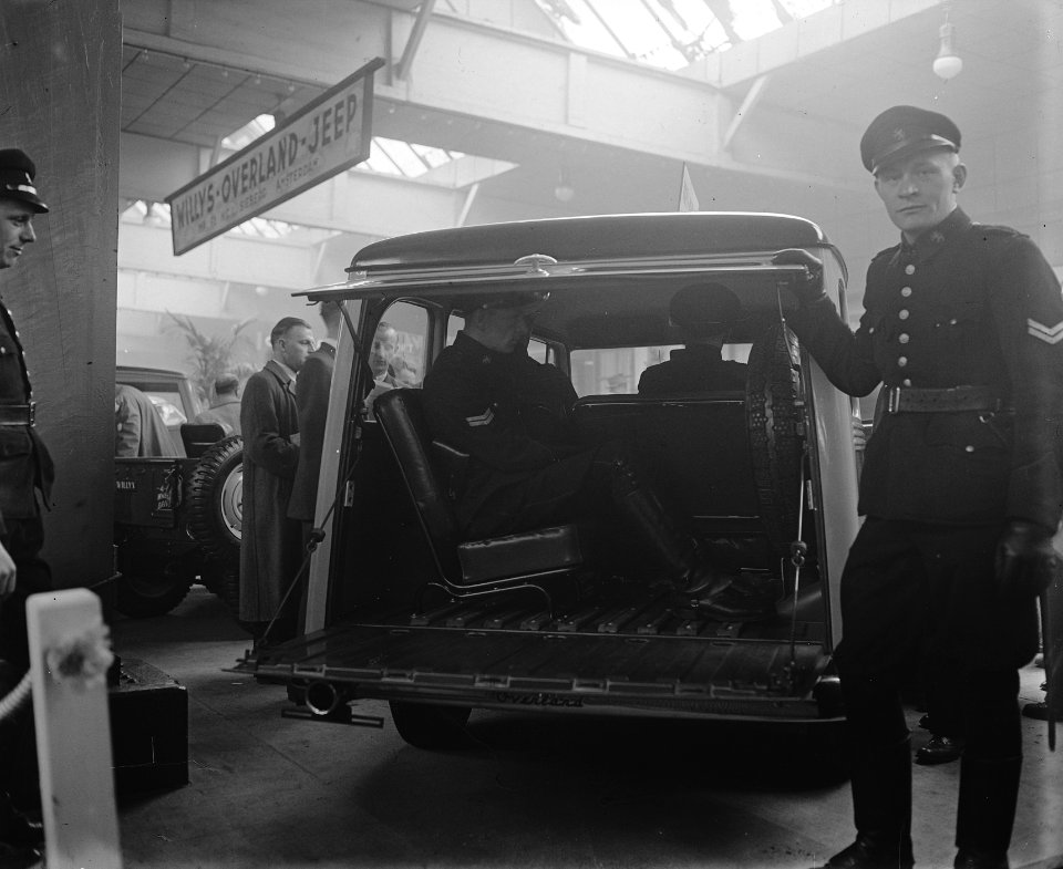 Tentoonstelling RAI. Politiejeeps, Bestanddeelnr 902-7258