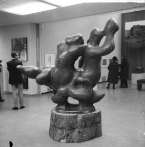 Tentoonstelling Samenspel in het brons uitgevoerde beel Nereide op Triton, Bestanddeelnr 917-1237