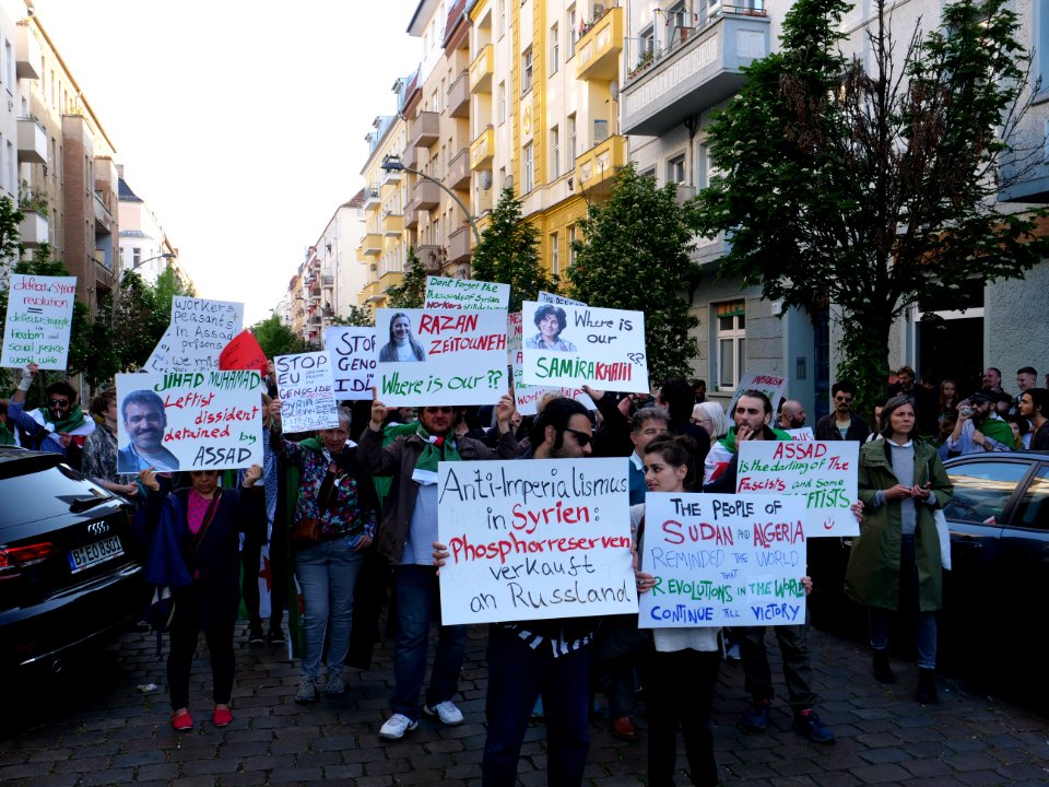 Syrian activists at Revolutionary 1st may demonstration Berlin 2019 04