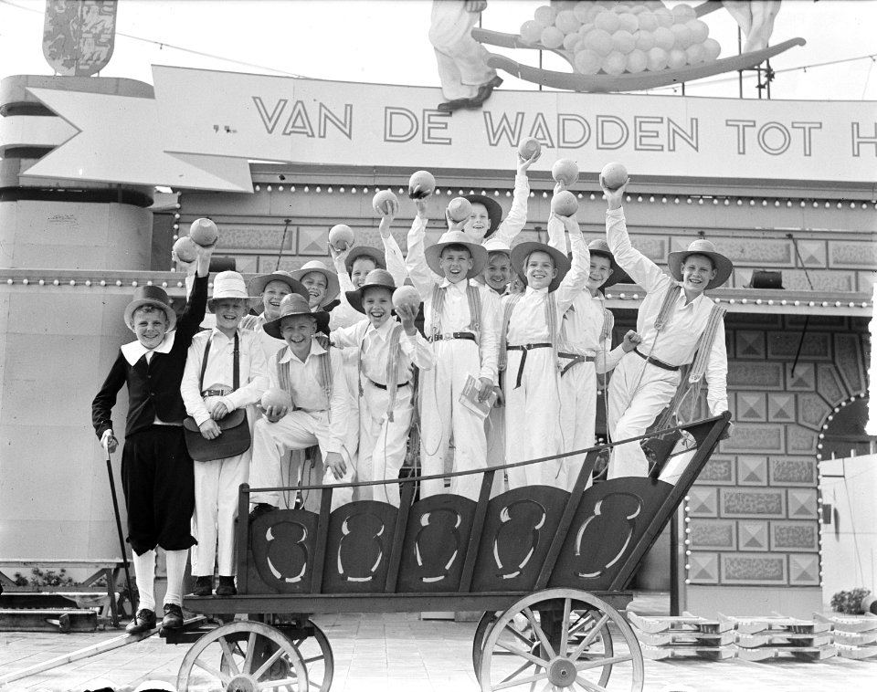 Tentoonstelling van Wadden te Alkmaar Kaasdragersspel, Bestanddeelnr 904-0831