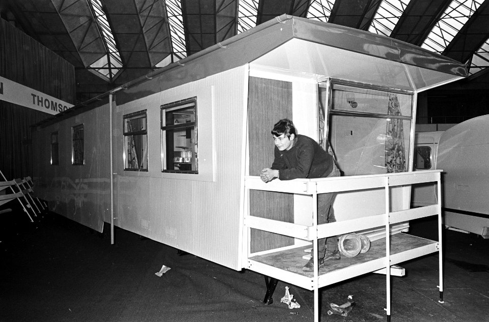 Tentoonstelling Vrij dan de caravan in de RAI, een caravan voor 22.000 gulden, Bestanddeelnr 920-0152