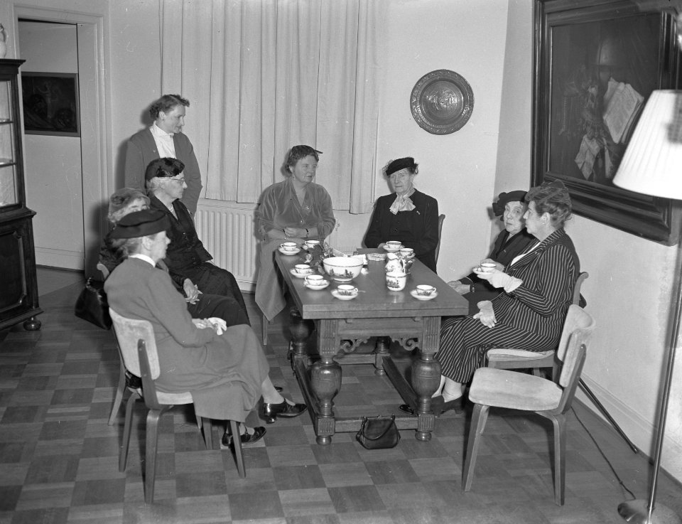 Tentoonstelling vrouwen schilderen in Gemeentemuseum, Bestanddeelnr 907-4525