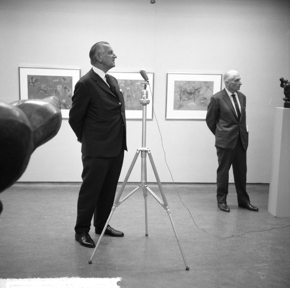 Tentoonstelling Samenspel in het brons uitgevoerde beel Nereide op Triton, Bestanddeelnr 917-1240