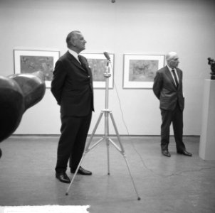 Tentoonstelling Samenspel in het brons uitgevoerde beel Nereide op Triton, Bestanddeelnr 917-1240