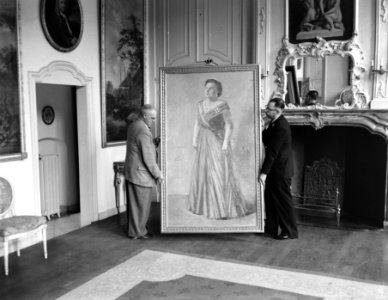Tentoonstelling schilderijen van koningin Juliana voor Overzeese gebieden van Ke, Bestanddeelnr 907-3015