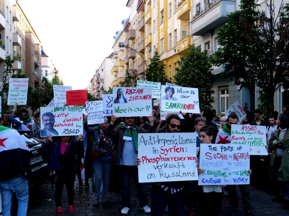 Syrian activists at Revolutionary 1st may demonstration Berlin 2019 05