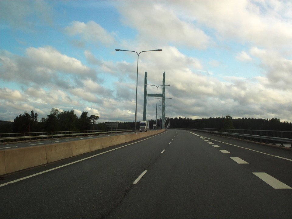 Tähtiniemi bridge driving south