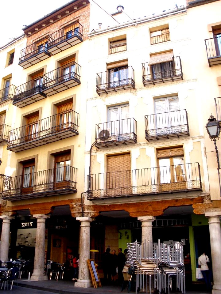 Teruel - Plaza del Torico 4