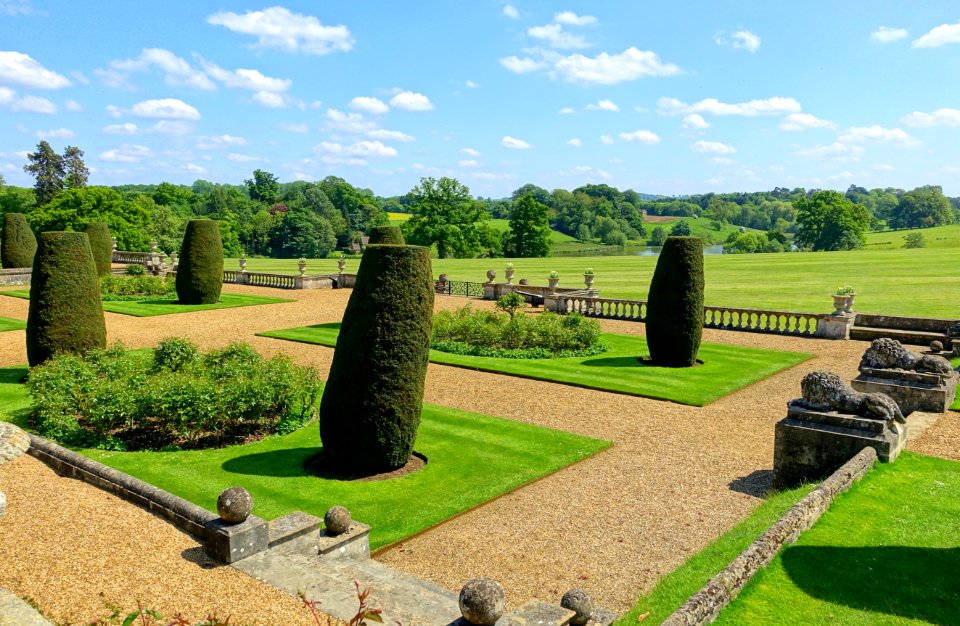 Terrace Gardens - Bowood House - Wiltshire, England - DSC00788