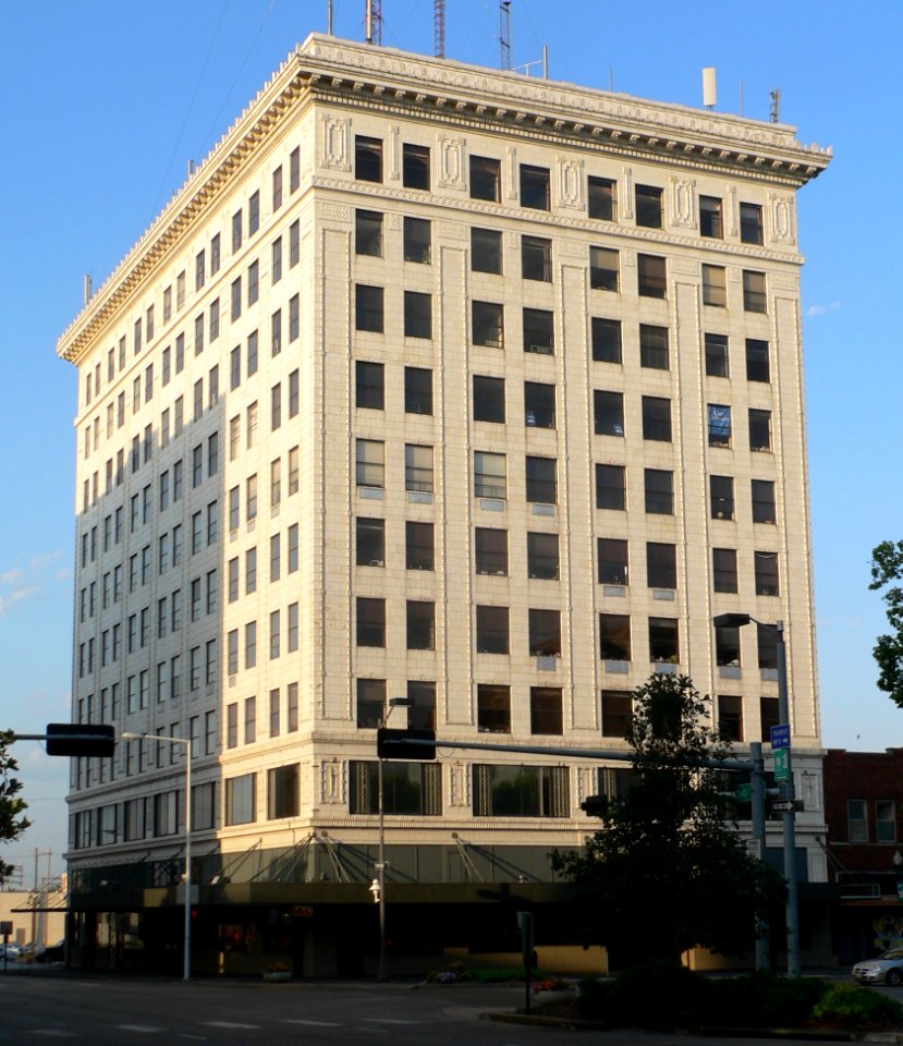 Terminal Building (Lincoln, Nebraska) from NE 2