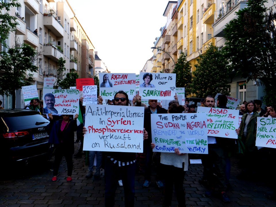 Syrian activists at Revolutionary 1st may demonstration Berlin 2019 03