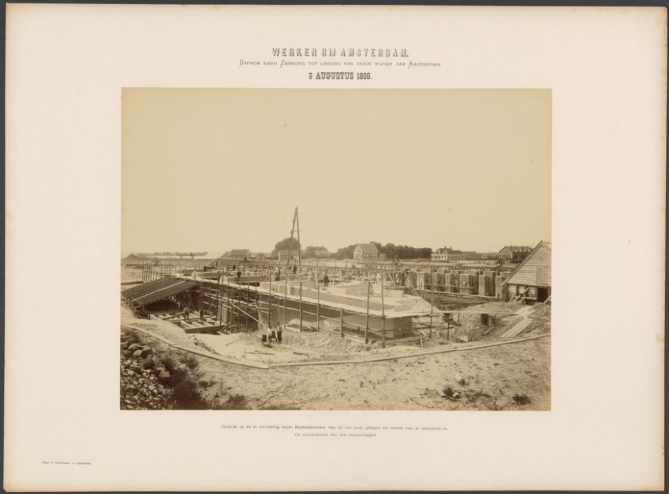 Syphon nabij Zeeburg tot lozing van stadswater van Amsterdam. Gezicht op de in u, Bestanddeelnr 253