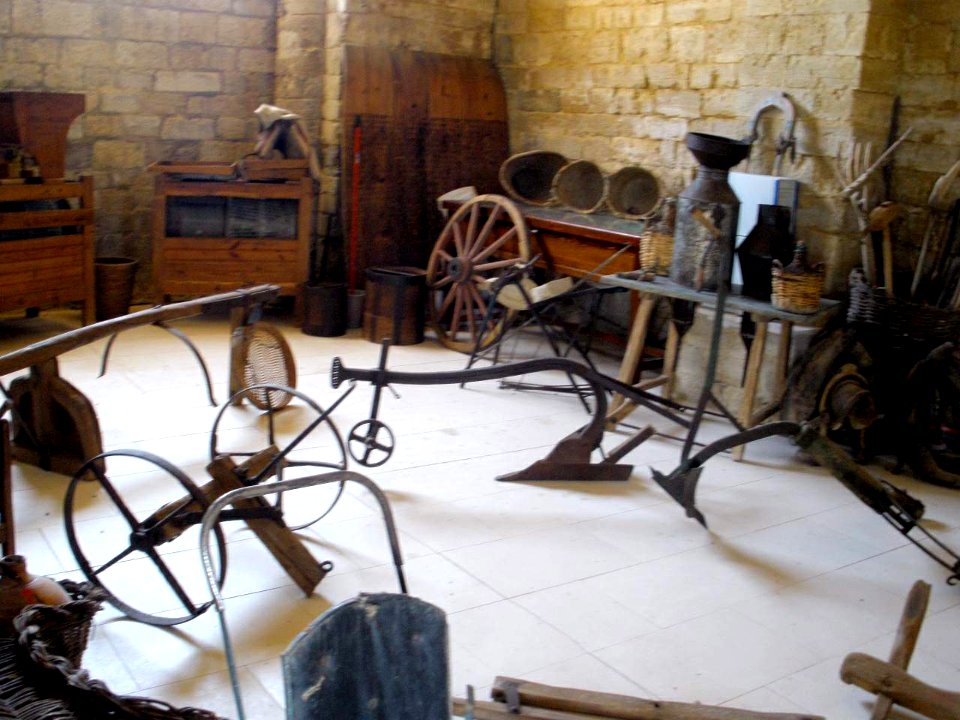 Támara de Campos - Hospital de San Juan de Jerusalén-Ayuntamiento-Museo Etnográfico 11