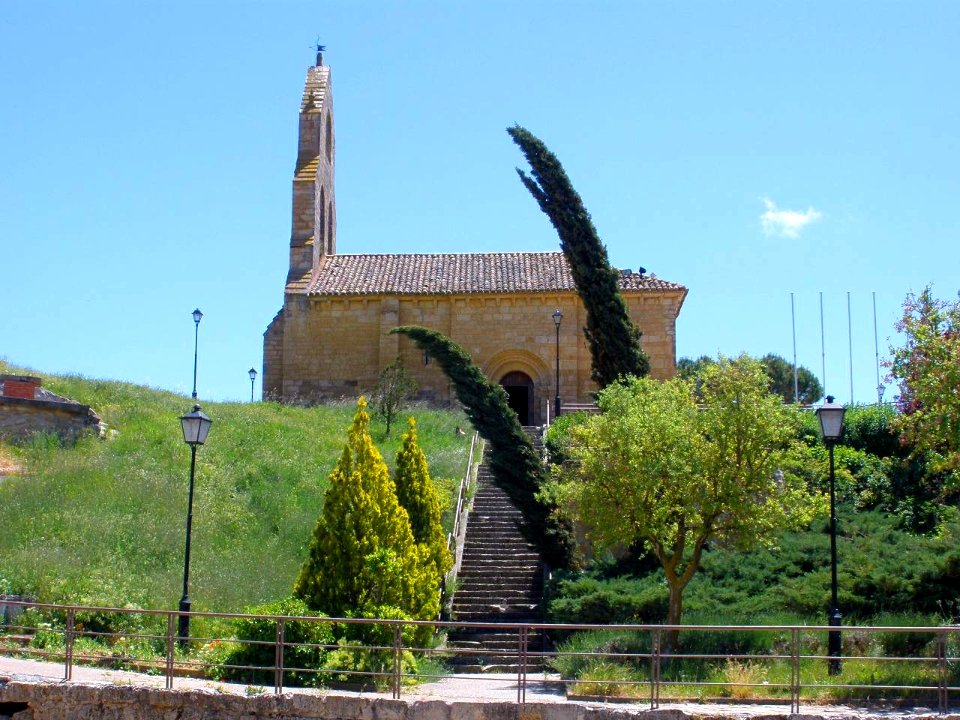 Támara de Campos - Hospital de San Juan de Jerusalén-Ayuntamiento-Museo Etnográfico 05