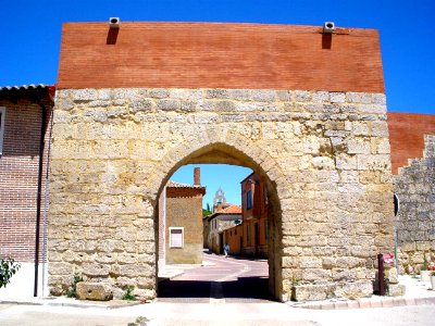 Támara de Campos - Puerta del Caño 1