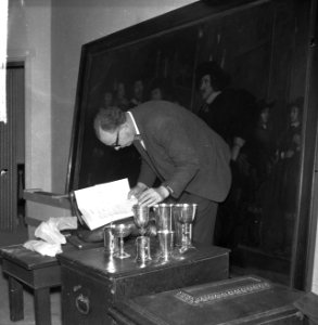 Tentoonstelling Pronk der Gilden in het Waaggebouw te Amsterdam, het controler, Bestanddeelnr 916-4334