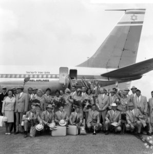 Terug uit Israel van de Maccabiade, de ploeg voor het vliegtuig, Bestanddeelnr 918-1442