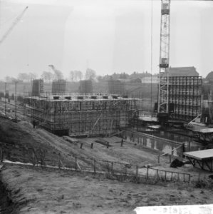 Terneuzen oude sluis, sluis in aanbouw bij Terneuzen, baggeren, Bestanddeelnr 916-0084