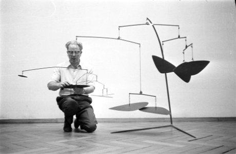 Tentoonstelling Kinetische Plastiek Am. beeldhouwer Alexander Calder in Stedelij, Bestanddeelnr 922-8367