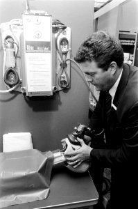 Tentoonstelling Medira 1969 in Julianahal Utrecht. Zuurstof therapiepaneel, Bestanddeelnr 922-8472
