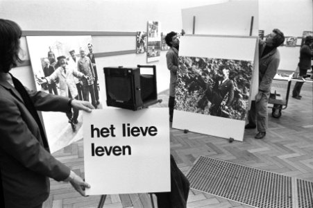 Tentoonstelling Ons lieve leven honderd jaar Nederlands krantefotos in het Stede, Bestanddeelnr 926-0472