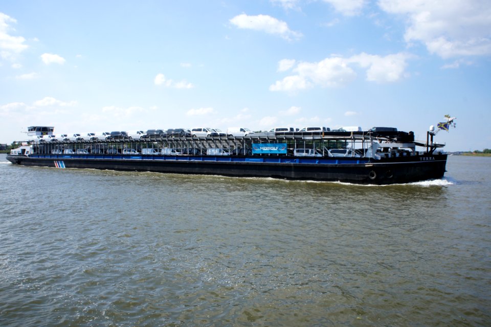 Terra - ENI 02316216 on the Oude Maas, Dordrecht, pic2
