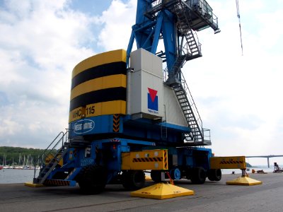 Terex Fantuzzi Reggiane MHC 115 harbor crane at Fejle harbor, pic3