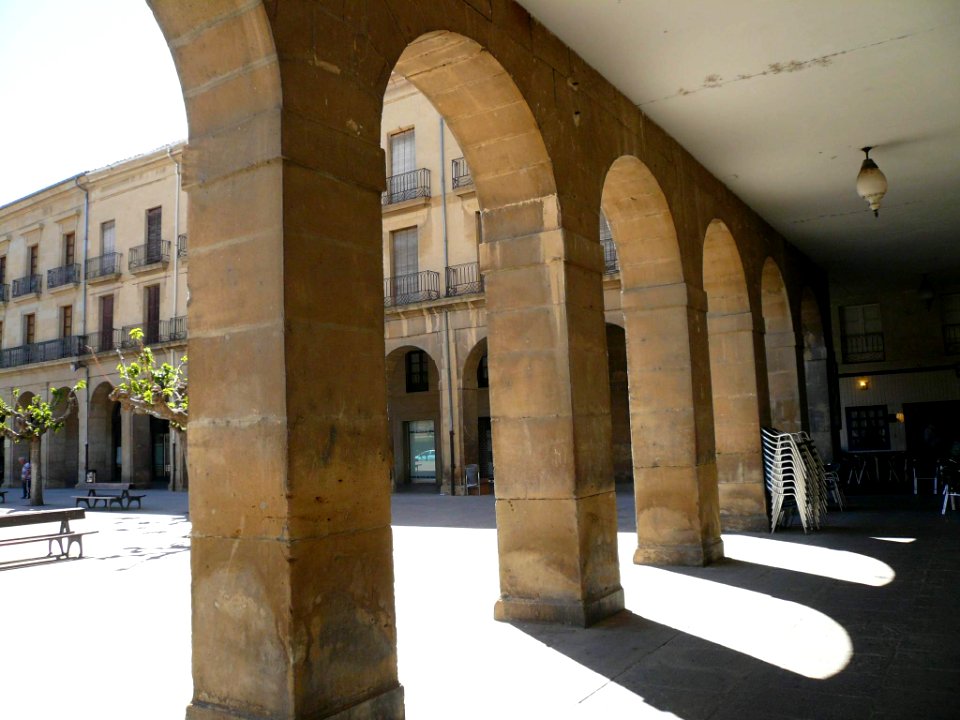 Tafalla - Plaza de Don Francisco de Navarra 06