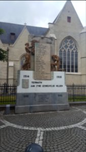 Ternat-Oorlogsmonument Kerkplaats
