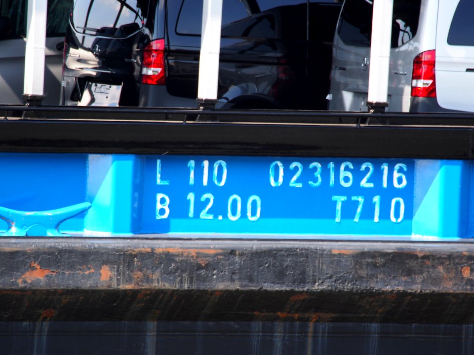 Terra - ENI 02316216 on the Beneden Merwede, Dordrecht, pic1