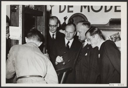 Tentoonstellingen, openingen, grafische kunsten, onderwijs, Ailly, Arnold Jan d', Bestanddeelnr 076-1321