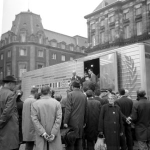 Tentoonstellingen, vrachtwagens, postzegels, Bestanddeelnr 919-6789
