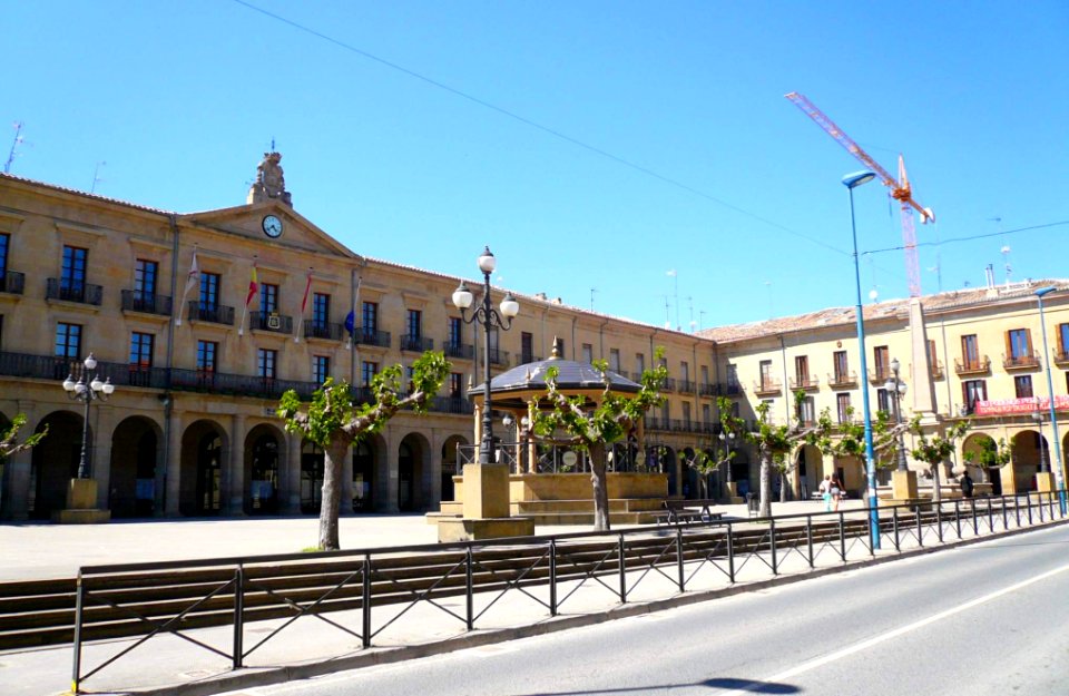 Tafalla - Plaza de Don Francisco de Navarra 03