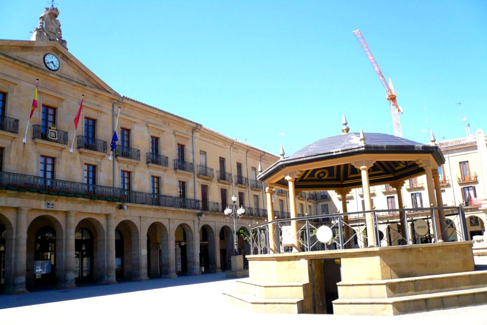 Tafalla - Plaza de Don Francisco de Navarra 04