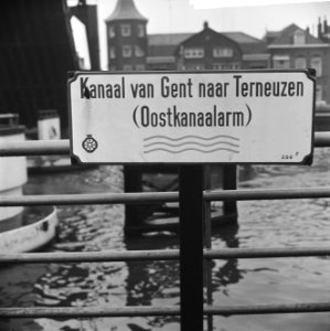 Terneuzen oude sluis, aanwijzingsbord ANWB kanaal van Gent naar Terneuzen, Bestanddeelnr 916-0067