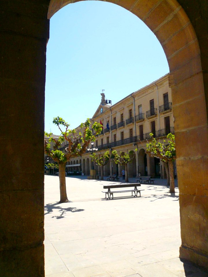 Tafalla - Plaza de Don Francisco de Navarra 07