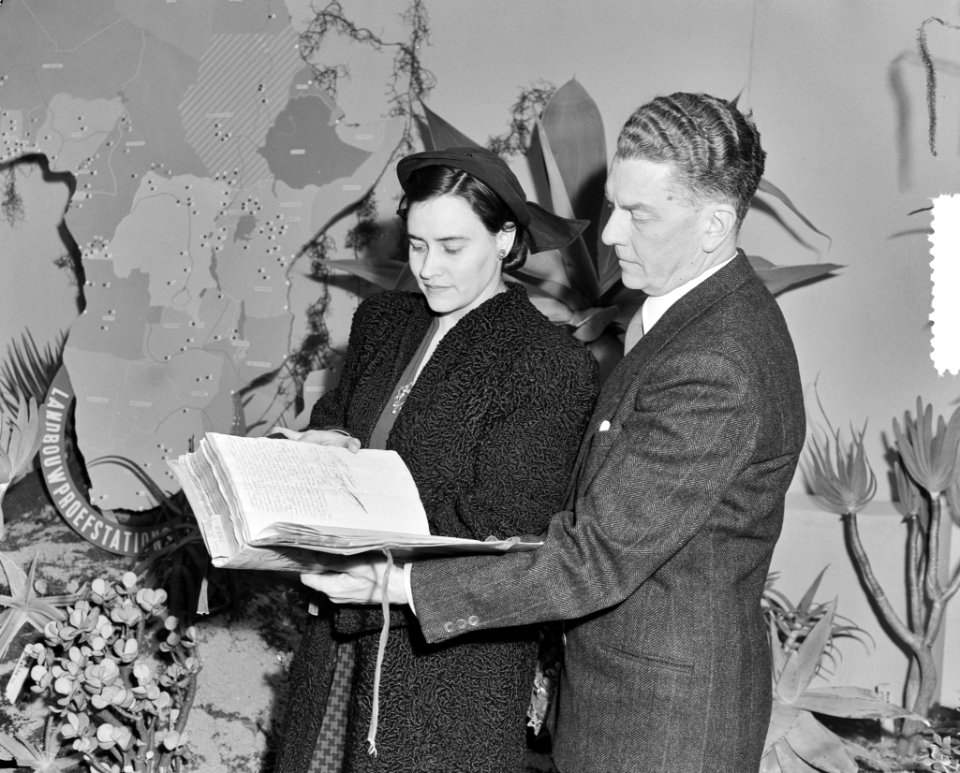 Tentoonstelling Zuid-Afrika 300 jaarin het Tropenmuseum te Amsterdam. Brief va, Bestanddeelnr 905-0242
