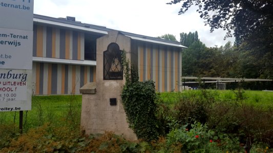 Ternat-Niskapel bij oprijlaan Kasteel Kruikenburg (1)