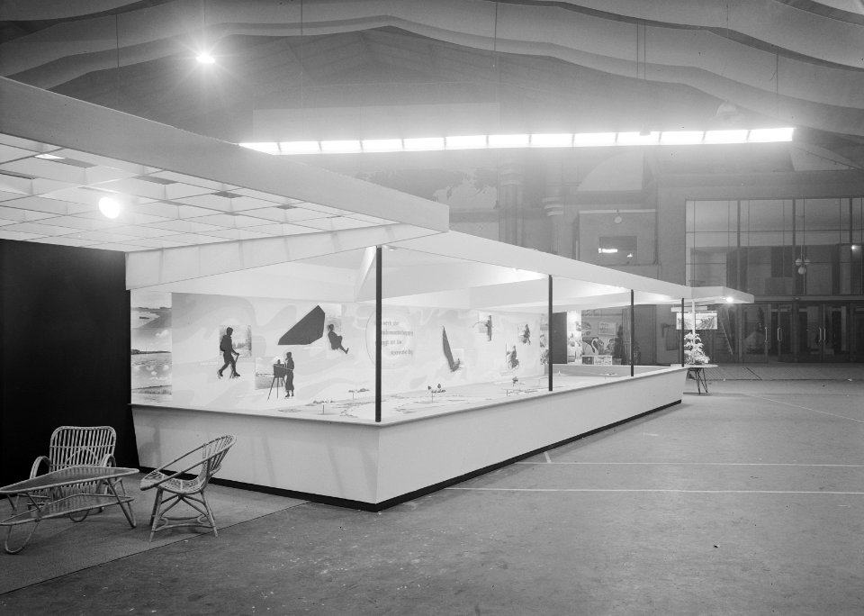 Tentoonstellingen, stands, goed kamp, Bestanddeelnr 162-1350