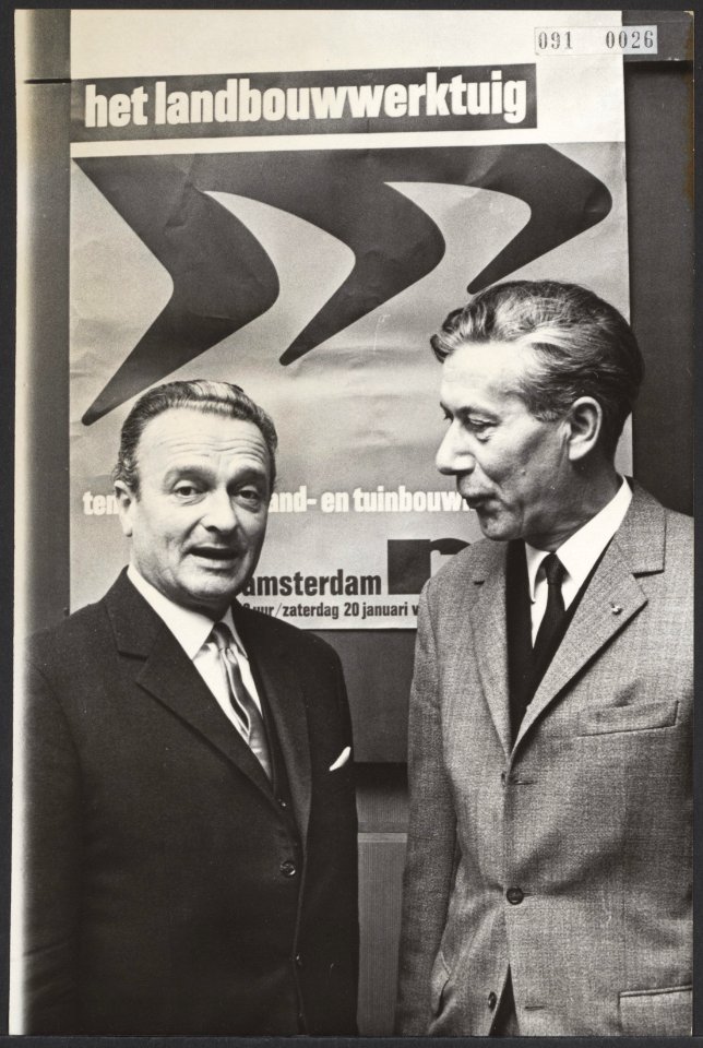 Tentoonstellingen, persconferenties, landbouwwerktuigen, affiches, Lems H, Maris, Bestanddeelnr 091-0026