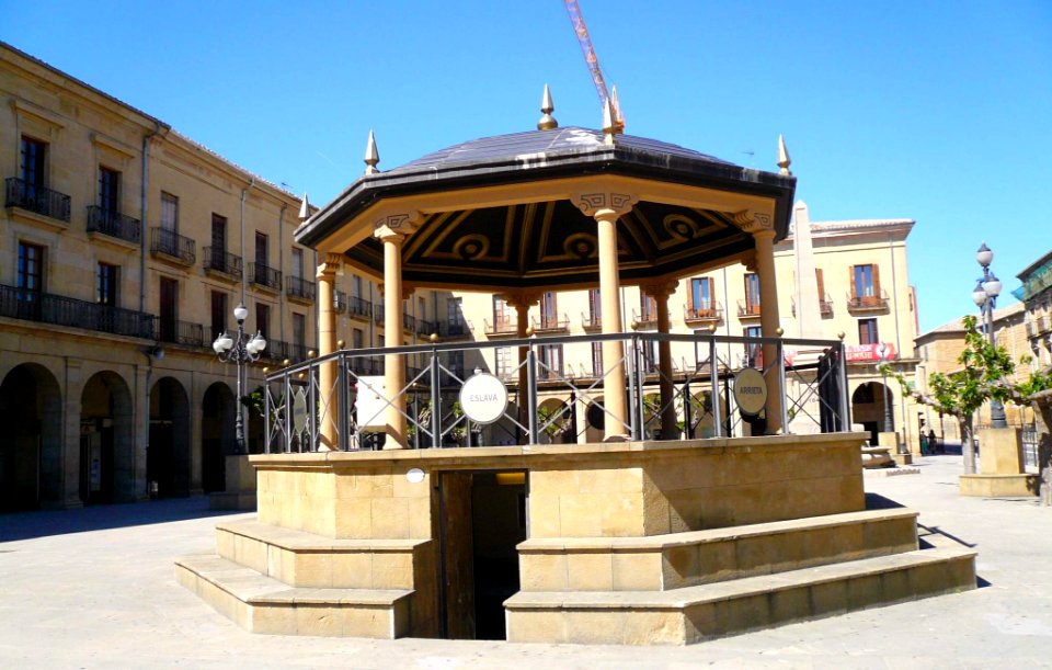 Tafalla - Plaza de Don Francisco de Navarra 05