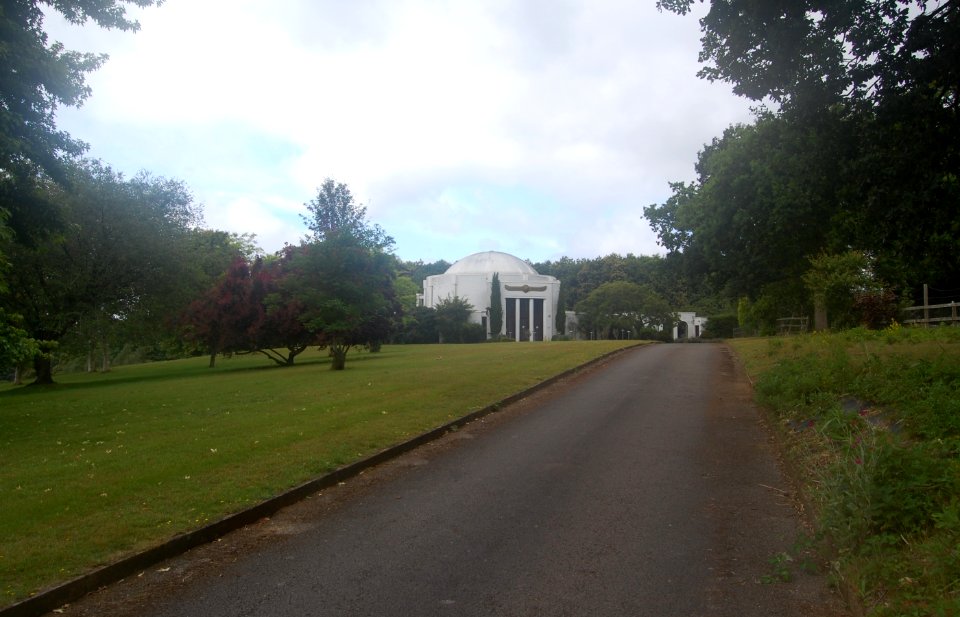 Temple of the White Eagle Lodge, Brewells Lane, Liss (July 2019) (3)