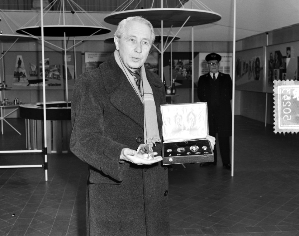 Tentoonstelling Zuid-Afrika 300 jaarin het Tropenmuseum te Amsterdam. Brief va, Bestanddeelnr 905-0243
