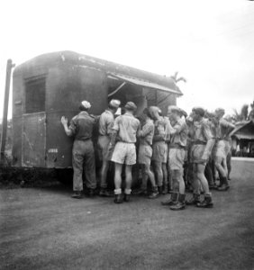 Ter gelegenheid van de herdenking van de bevrijding op 5 mei werd te Palembang e, Bestanddeelnr 15586