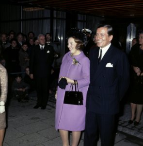 Ten gevolge van ondertrouw HKH Prinses Margriet , feest Doelen, Rotterdam aanko, Bestanddeelnr 254-7956