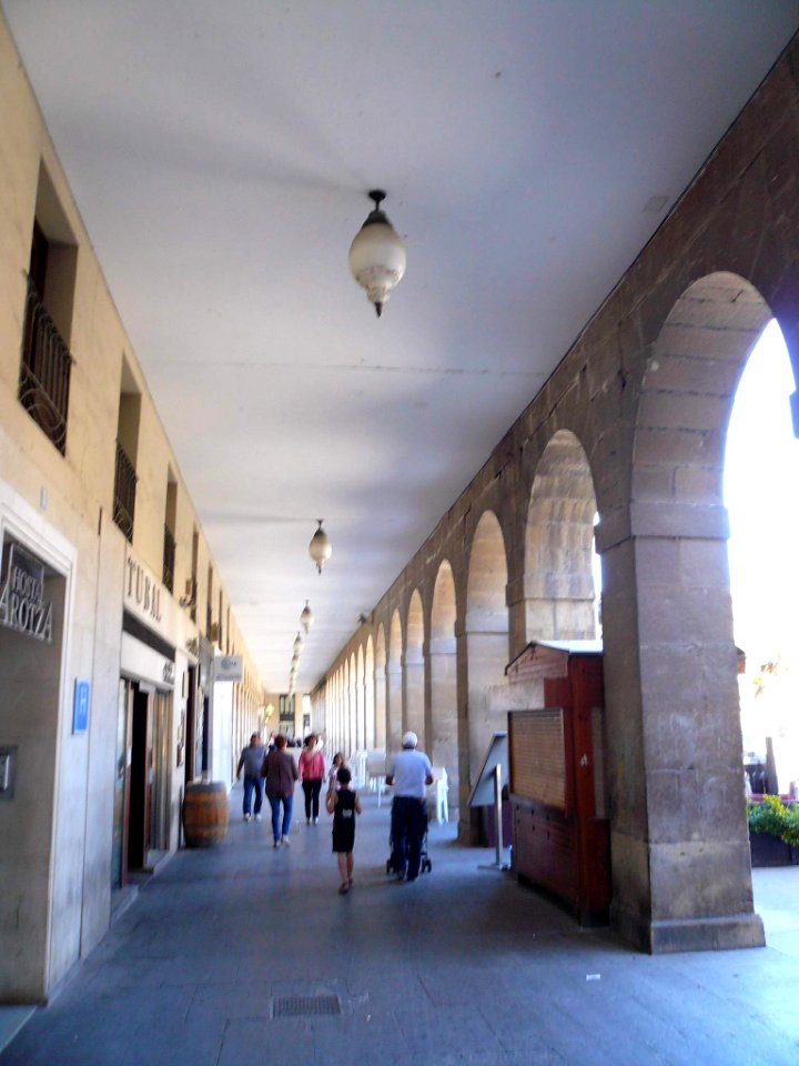 Tafalla - Plaza de Don Francisco de Navarra 01