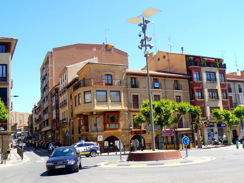 Tafalla - Plaza Teófano Cortés 04