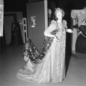 Tentoonstellingen, toneelkostuums, Bestanddeelnr 918-3197